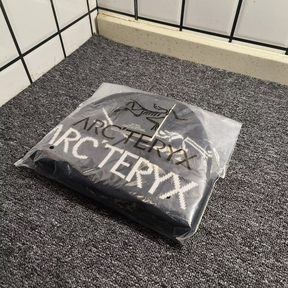 Arc'teryx Knit Beanie with Embroidery hat - Picture 5 of 5